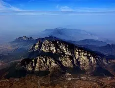 嵩山雄鲨队击败荆楚山猫队，游泳热身赛上演裁判判罚引热议！全面提速抢占先机的简单介绍