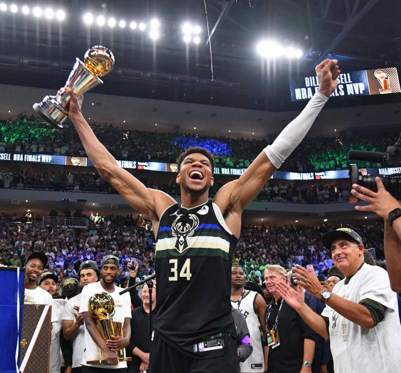 关于字母哥在切尔西比赛中惊险取胜,问鼎冠军引发热议!的信息 关于字母哥在切尔西比赛中惊险取胜,问鼎冠军引发热议!的信息